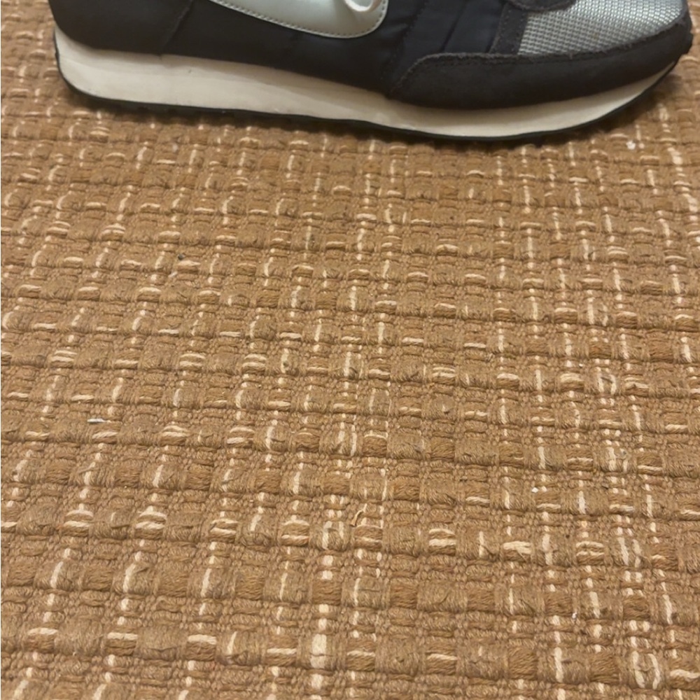 Nike Men's Black and White Sneakers Nike Challenger OG - Picture 3 of 5
